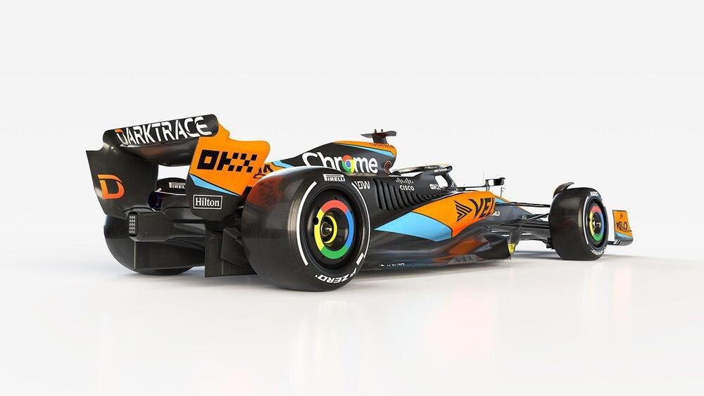 Il tre quarti posteriore della nuova McLaren MCL60 per la F1