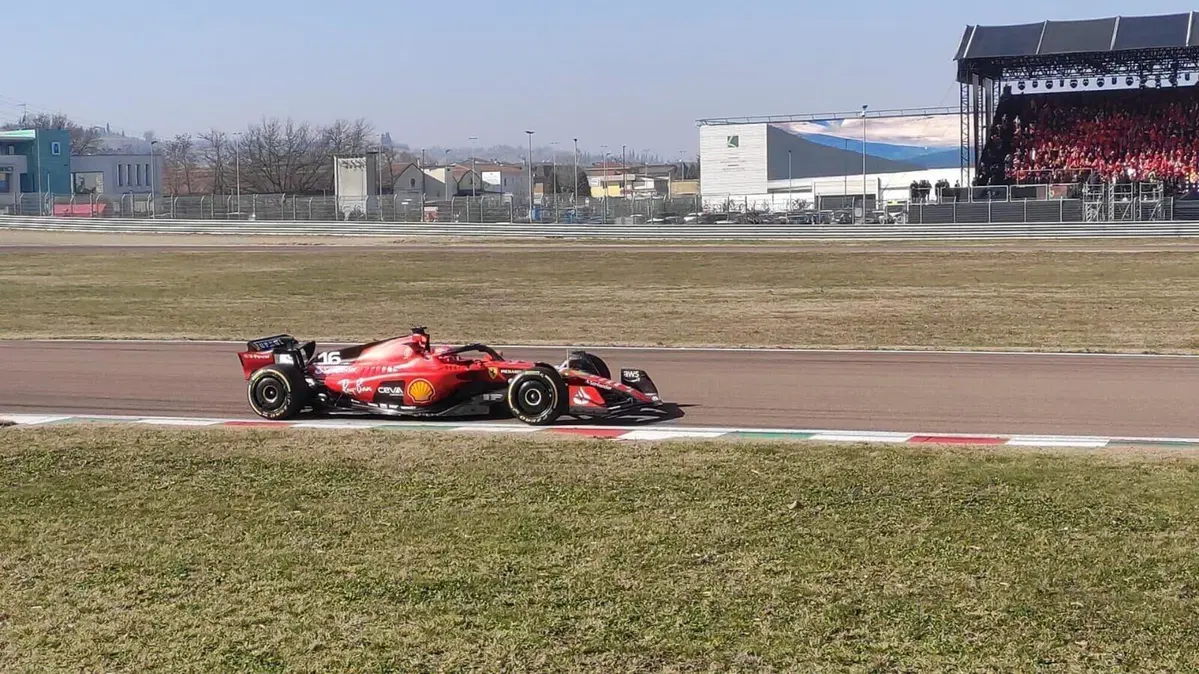 Charles Leclerc guida la SF-23 per la prima volta [VIDEO] (2)