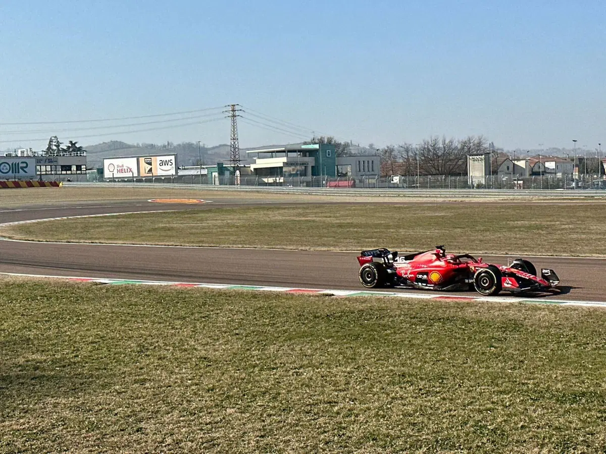 Charles Leclerc guida la SF-23 per la prima volta [VIDEO] (3)