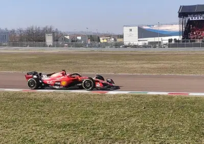 Formula 1: Ferrari SF-23, debutto nel cuore rosso della passione