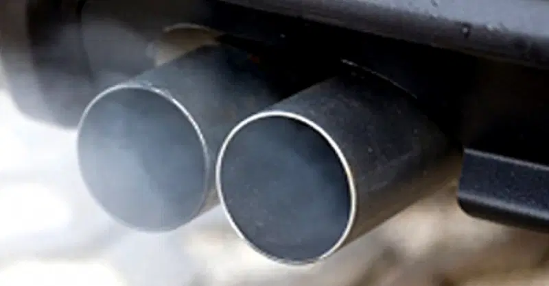 Stop auto benzina e diesel nel 2035, arriva l'ok del Parlamento Europeo