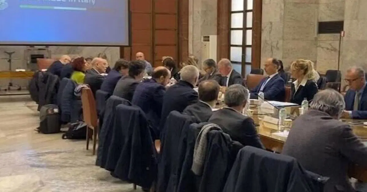 Stellantis, sindacati si incontrano col Ministro, ma "non abbiamo visto nulla"