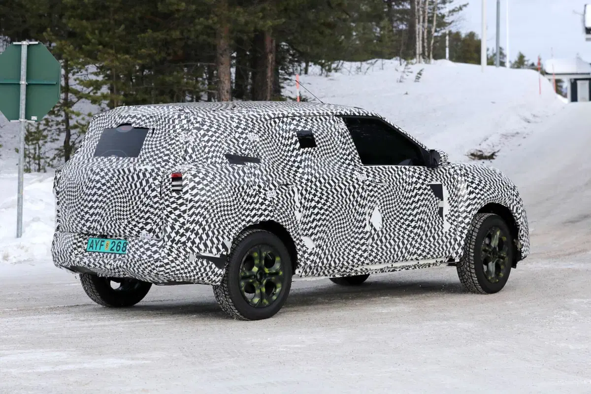 Nuova Citroën C3 Aircross, sarà elettrica e ibrida (Mild-Hybrid) [Foto Spia] (3)