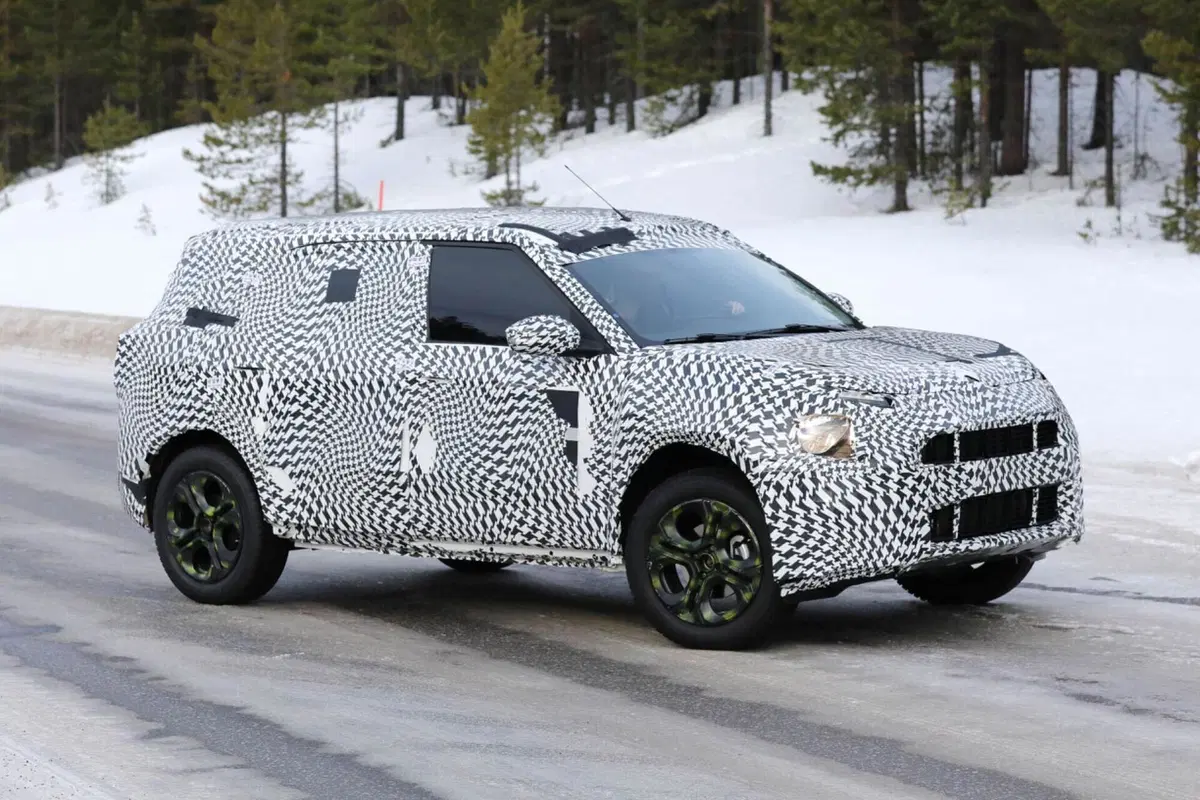 Nuova Citroën C3 Aircross, sarà elettrica e ibrida (Mild-Hybrid) [Foto Spia] (12)