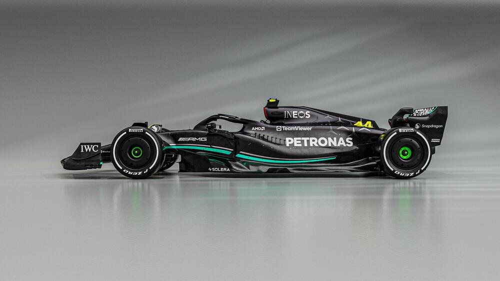 La Mercedes W14 di Lewis Hamilton e George Russell per la stagione 2023 di F1