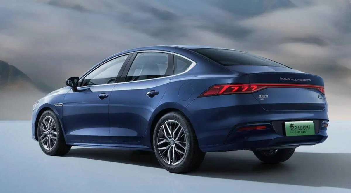 BYD spacca i prezzi: un'ibrida plug-in da oltre 1000 km per 13.700 euro (2)