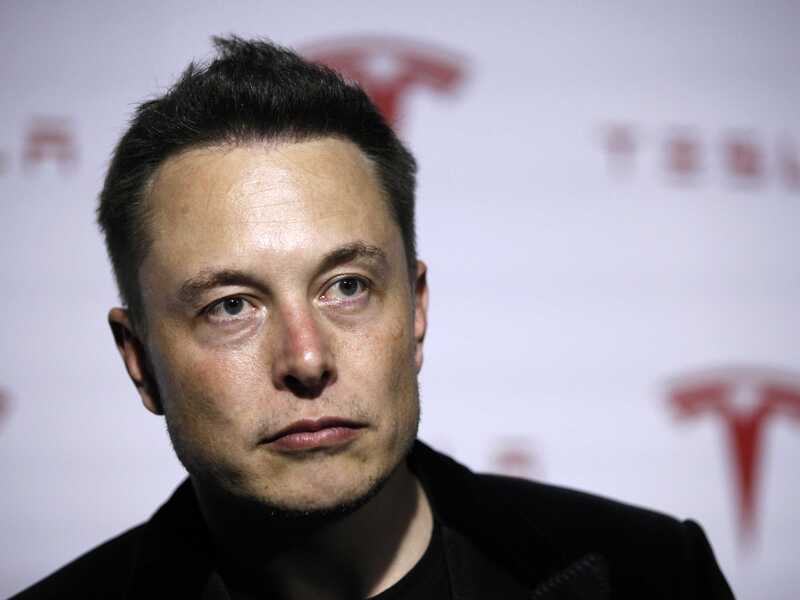 Quando Elon Musk s&#039;inca@@a su Twitter, cambia l&#039;algoritmo. E se lo facesse con le auto?