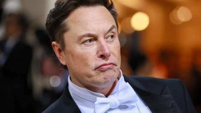 Elon Musk potrebbe ritirarsi alla fine dell&#039;anno: nuovo CEO Tom Zhu? 