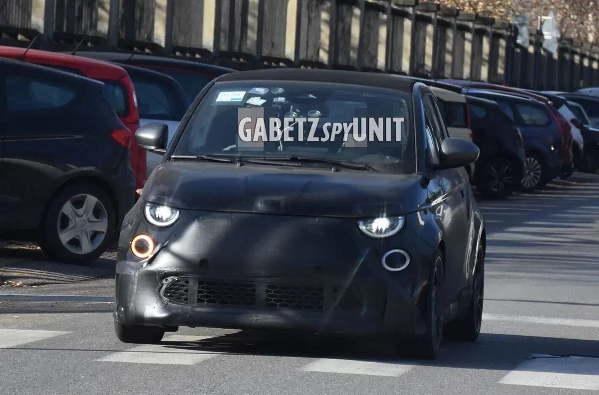 Abarth 500e, in arrivo la versione Cabrio [Foto Spia] (3)