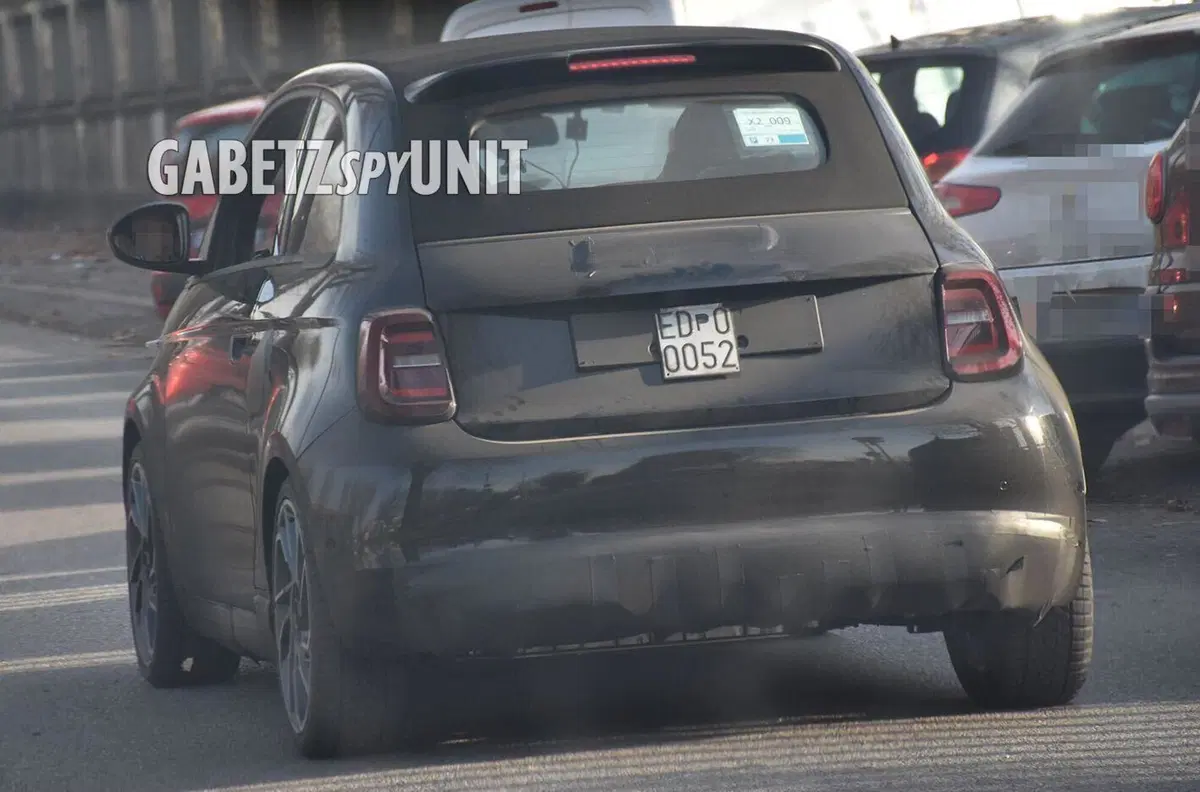 Abarth 500e, in arrivo la versione Cabrio [Foto Spia] (4)