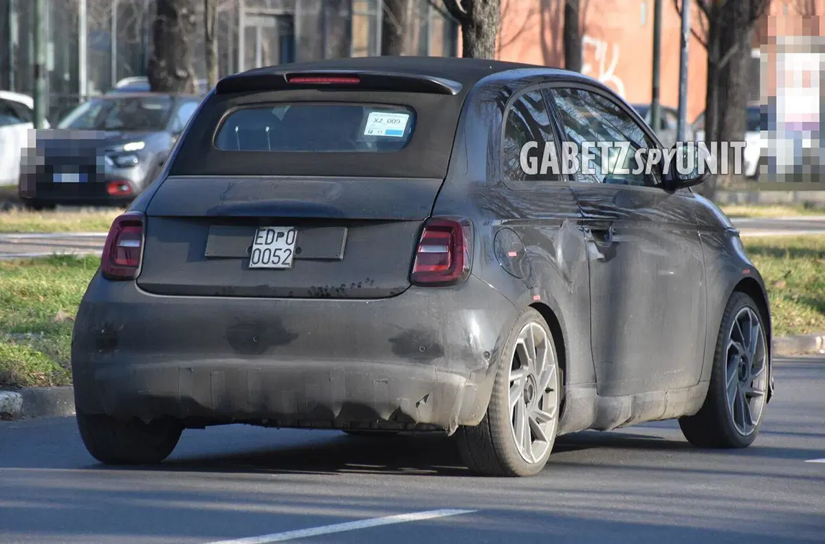 Abarth 500e, in arrivo la versione Cabrio [Foto Spia] (6)