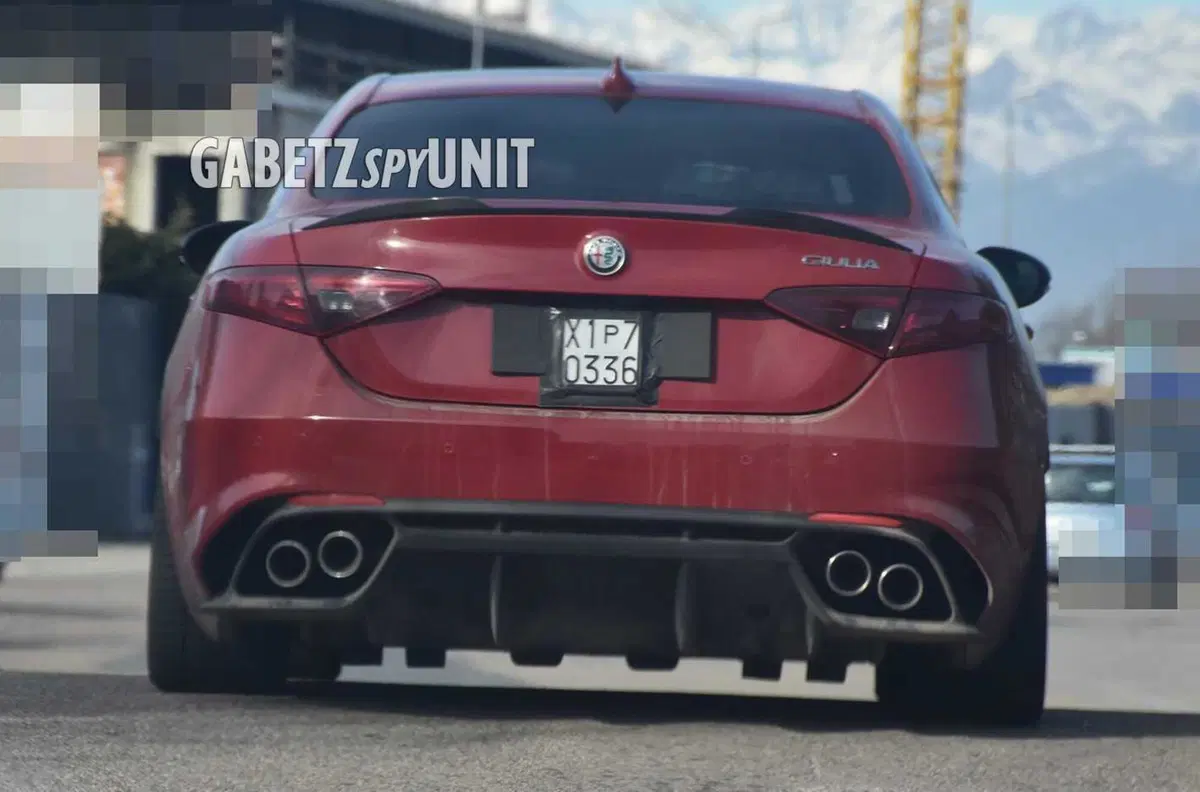 Alfa Romeo Giulia Quadrifoglio 2023, anche lei cambierà gli occhi [Foto Spia] (2)