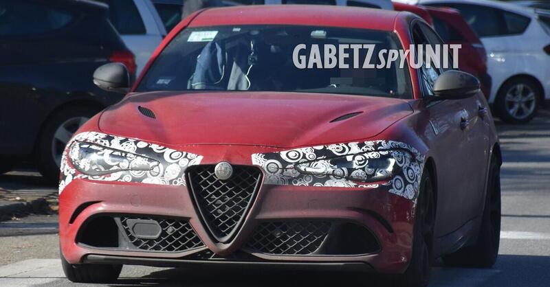 Alfa Romeo Giulia Quadrifoglio 2023, motori pi&ugrave; potenti e nuovi occhi [Foto spia]