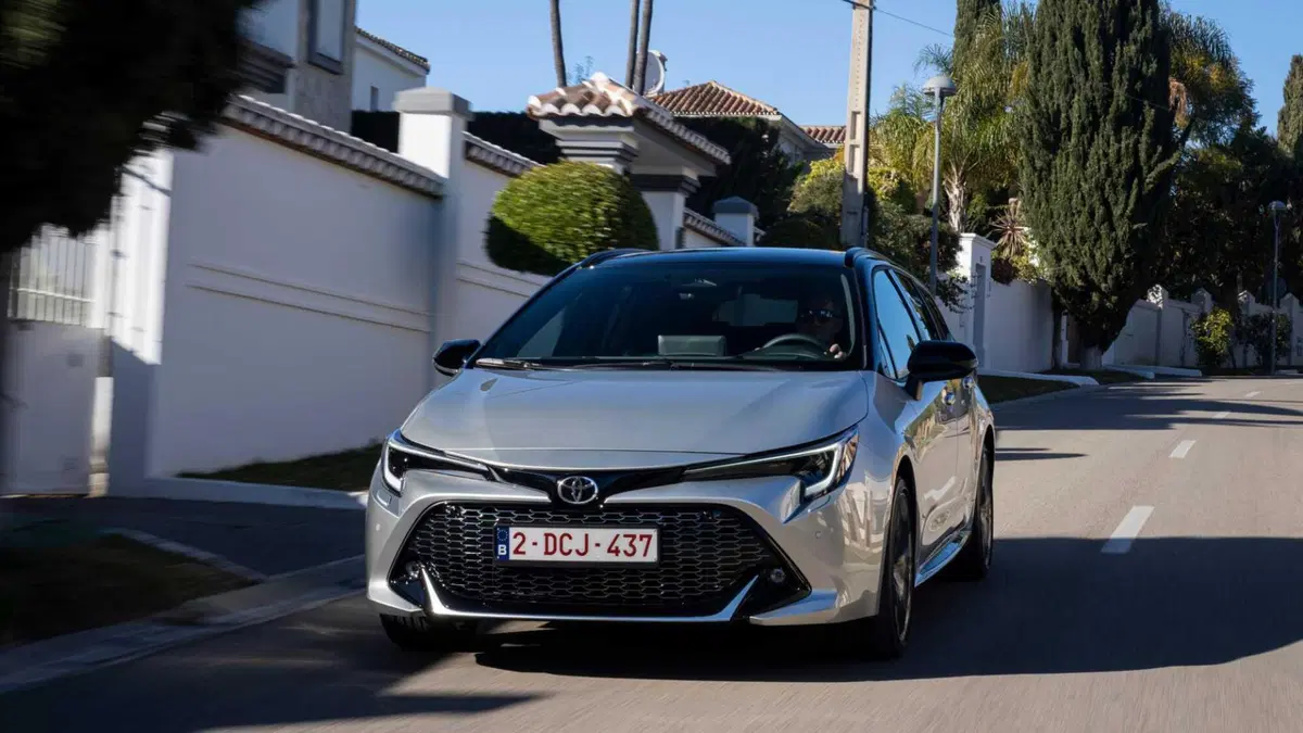 Toyota Corolla Touring Sports 1.8 Hybrid Style (3)