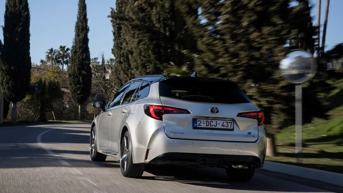 Toyota Corolla Touring Sports 1.8 Hybrid Style (6)