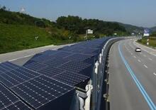 L’autostrada che si ricarica con il sole, 4 km di pannelli fotovoltaici 