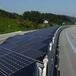 L’autostrada che si ricarica con il sole, 4 km di pannelli fotovoltaici 