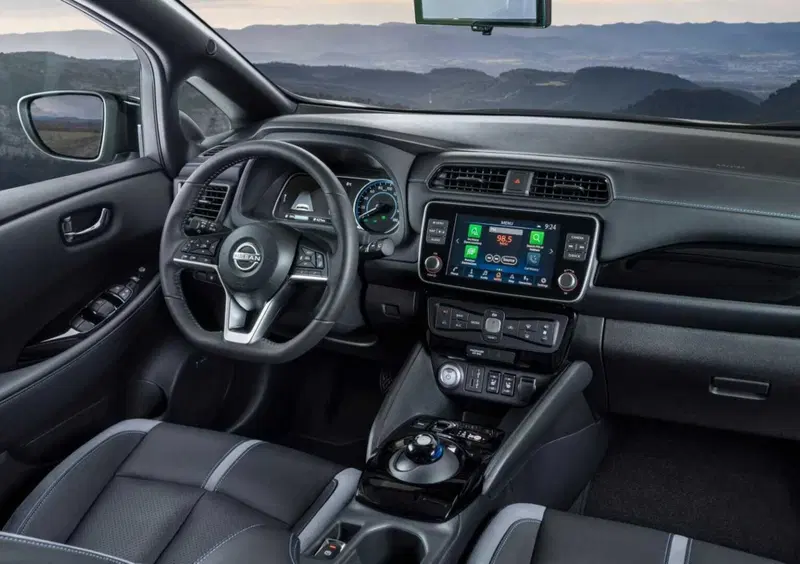 Nissan Leaf (2017-25) (11)