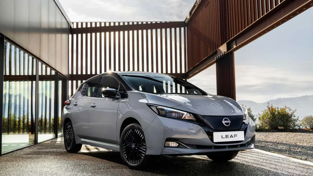 Nissan Leaf Tekna 40 kWh ProPilot Park (2)