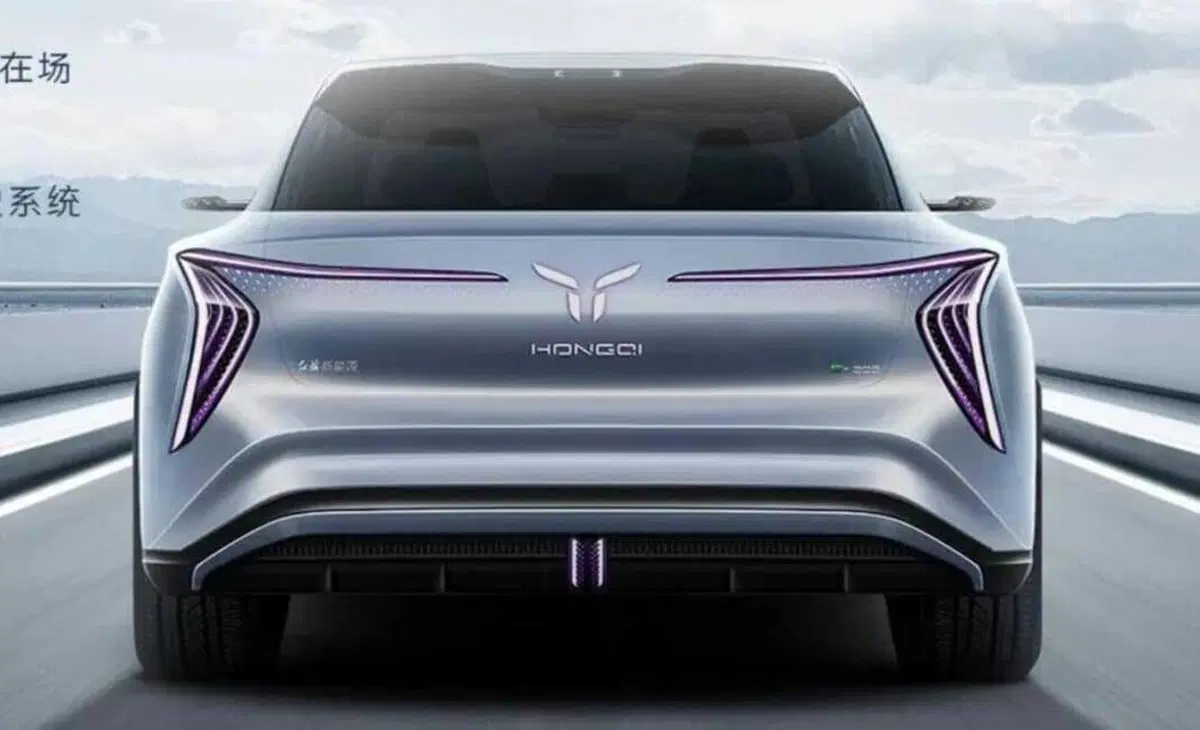 Hongqi E-202, la cinese che ricarica in 5 minuti 300 km di autonomia  (5)