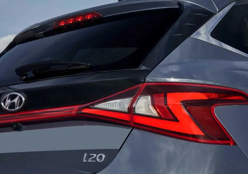 Hyundai i20 (2020-->>) (26)