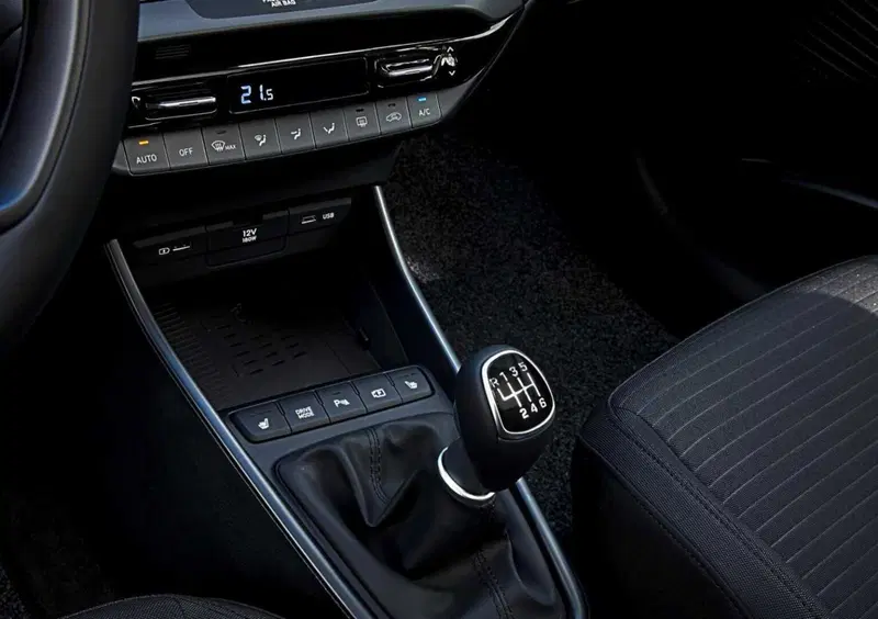 Hyundai i20 (2020-->>) (22)