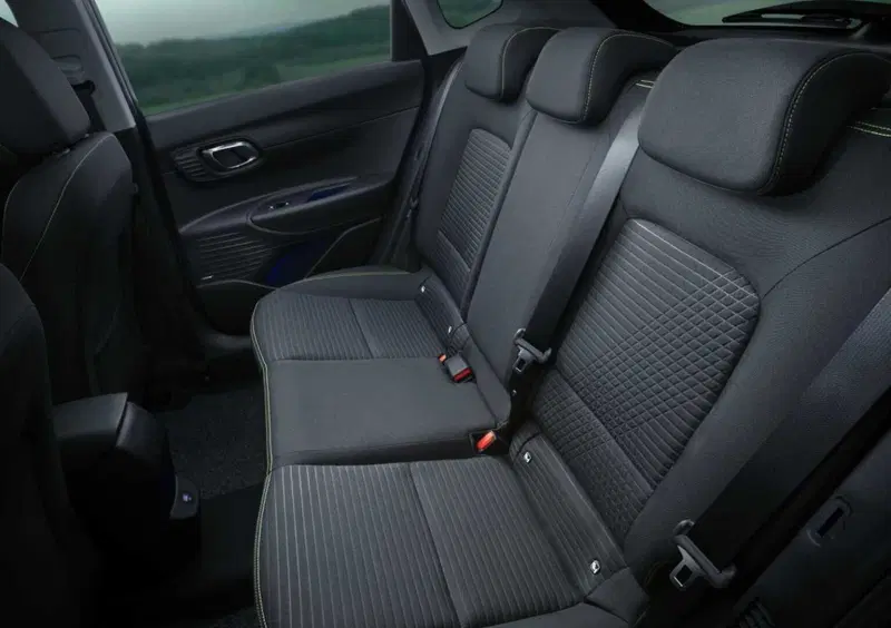 Hyundai i20 (2020-->>) (21)