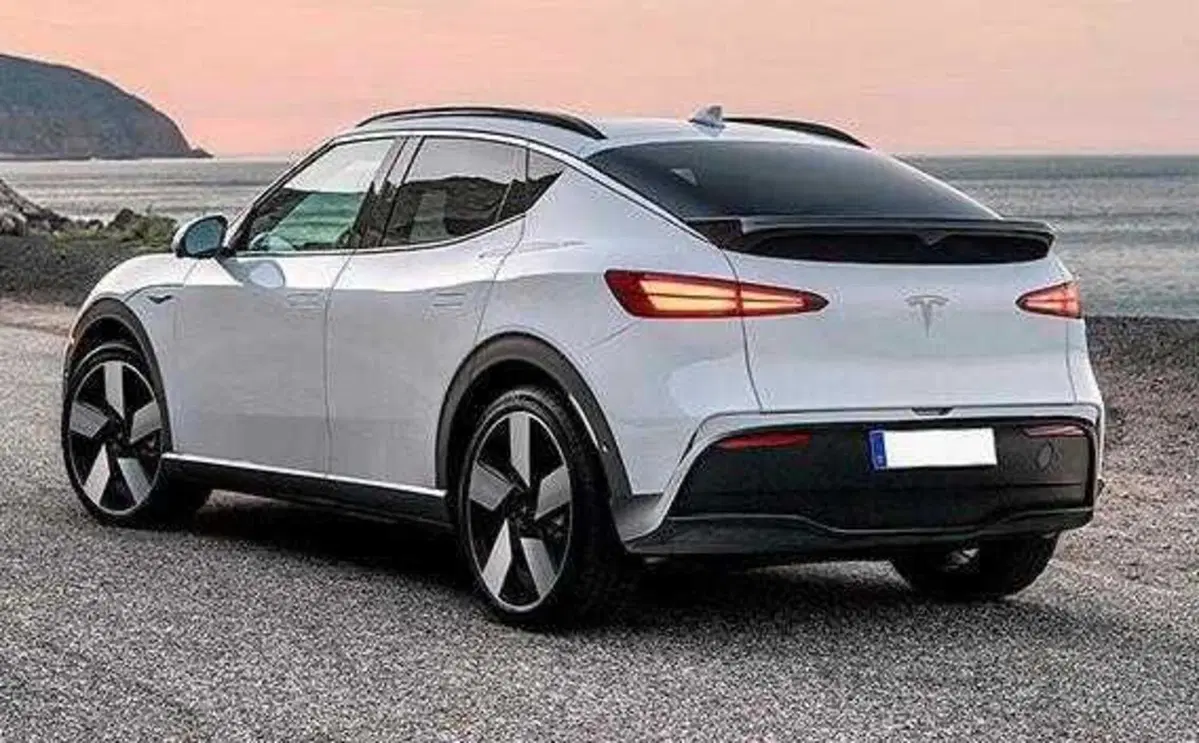 Tesla Model 2 truccata da Mazda CX-30. Le prime immagini dalla Cina (3)