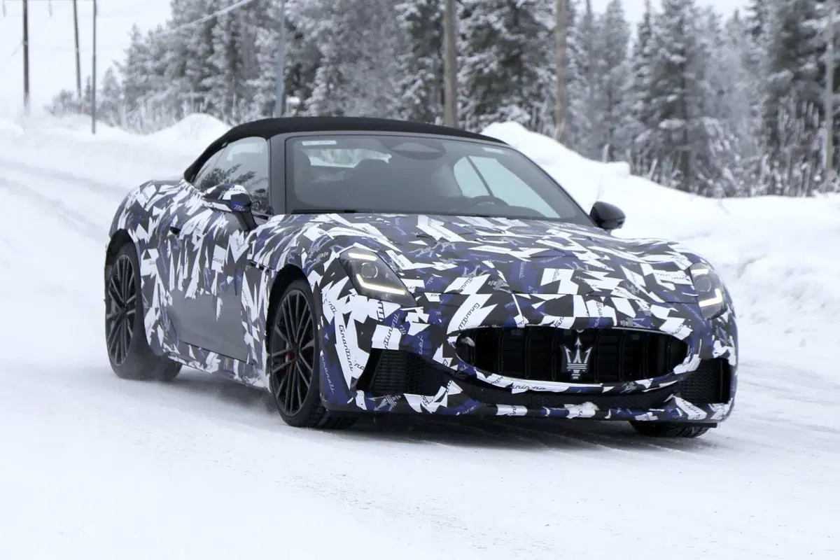 Maserati GranCabrio, ecco le foto spia  (4)