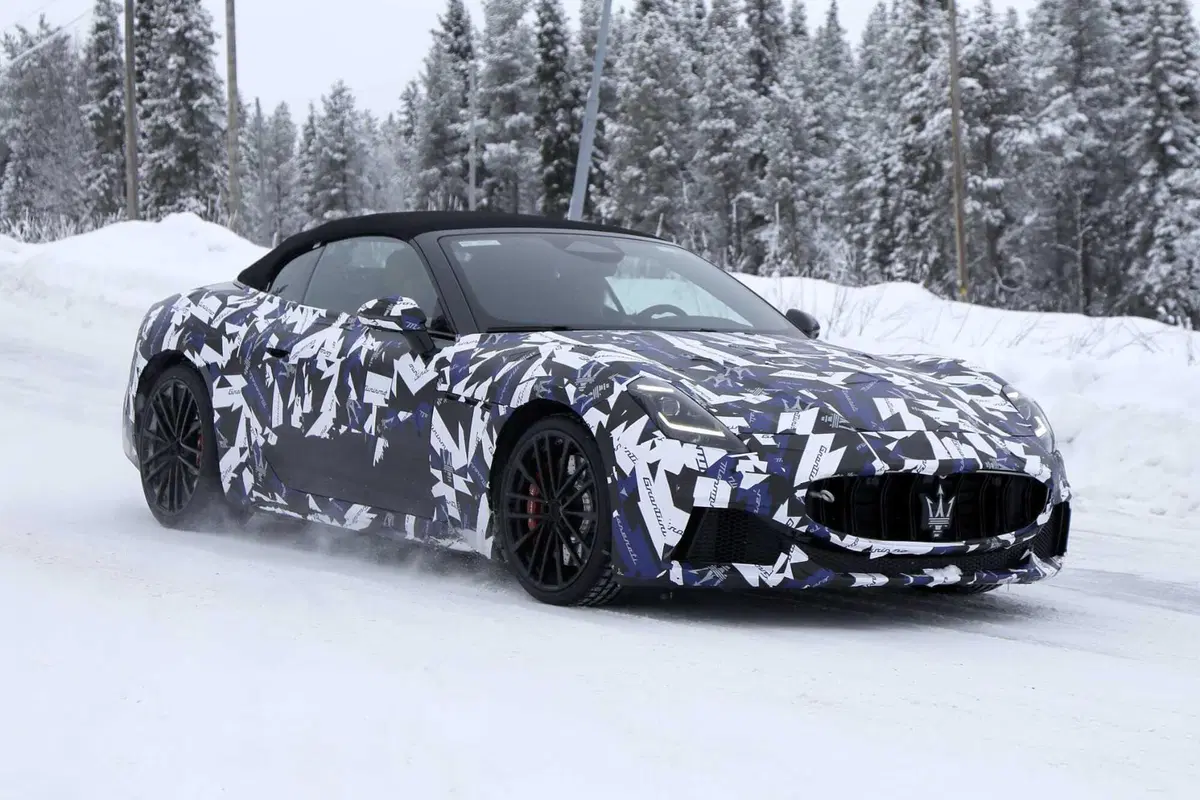 Maserati GranCabrio, ecco le foto spia  (5)
