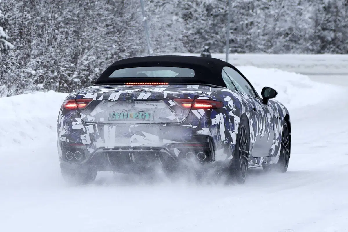 Maserati GranCabrio, ecco le foto spia  (12)