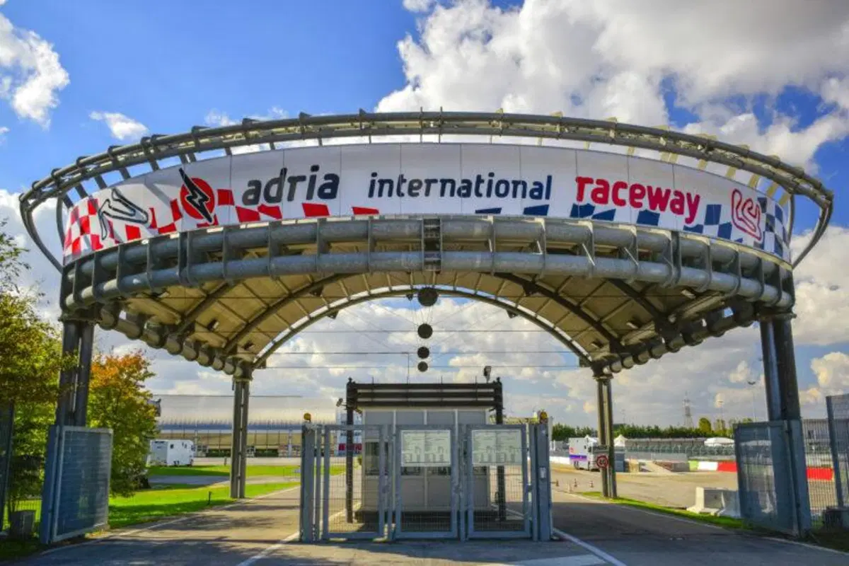 Il disastro dell'Autodromo di Adria: prima e dopo l'abbandono, da un anno &egrave; cos&igrave;  [VIDEO]