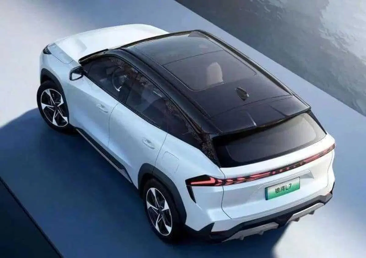 Geely Galaxy L7 suv e Galaxy Light col drone nella coda (3)