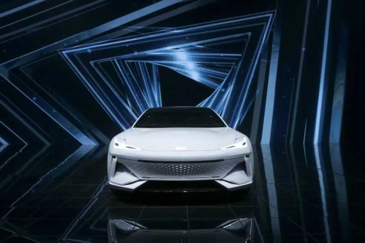 Geely Galaxy L7 suv e Galaxy Light col drone nella coda (6)