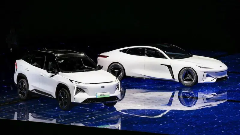 Geely Galaxy L7 suv e Galaxy Light, ecco l'elettrica col drone nella coda