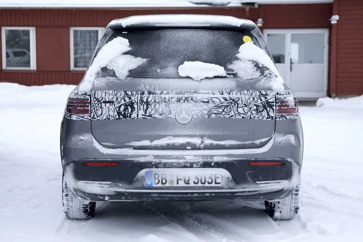 Mercedes GLB e EQB, il nuovo Facelift è in arrivo [Foto Spia] (6)
