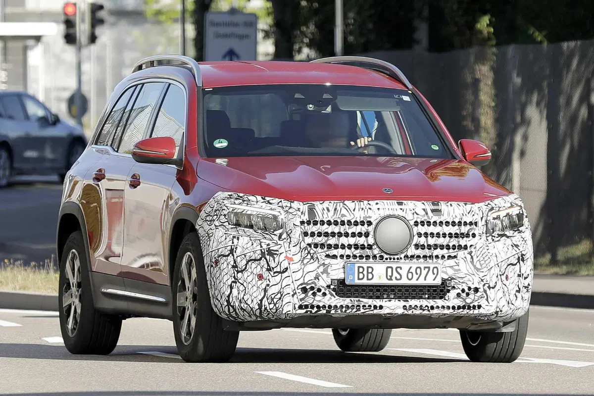 Mercedes GLB e EQB, il nuovo Facelift è in arrivo [Foto Spia] (7)