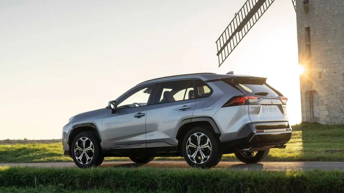 Suzuki Across (2020-26) (5)