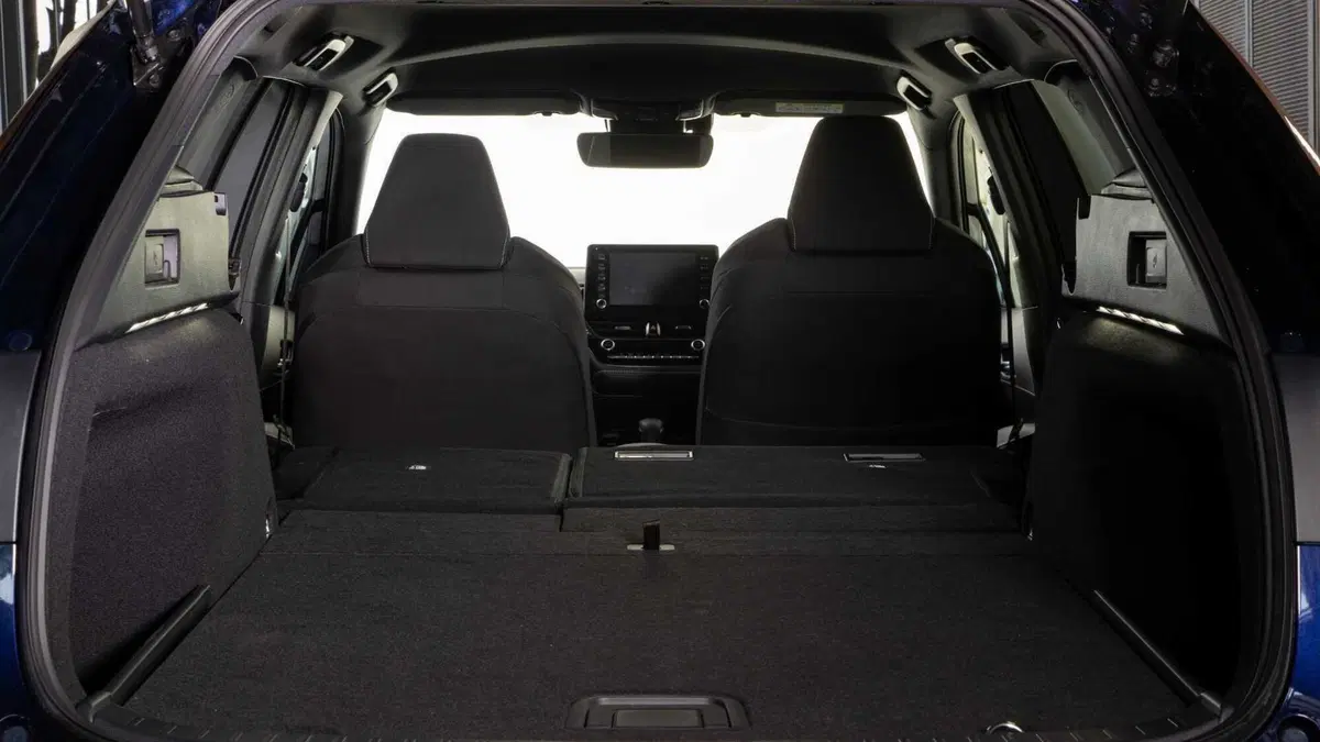 Suzuki Swace 1.8h Top e-cvt (12)