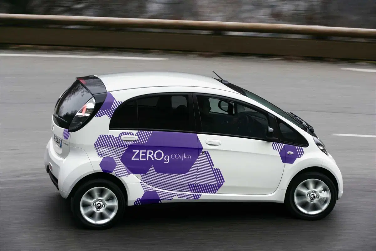 Peugeot iOn e Citroën C-Zero: quando l'idea è buona, ma ti viene troppo presto (14)