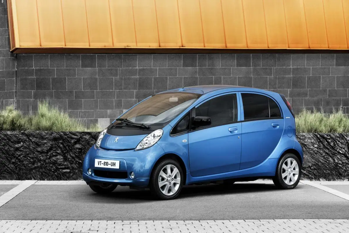 Peugeot iOn e Citroën C-Zero: quando l'idea è buona, ma ti viene troppo presto (9)