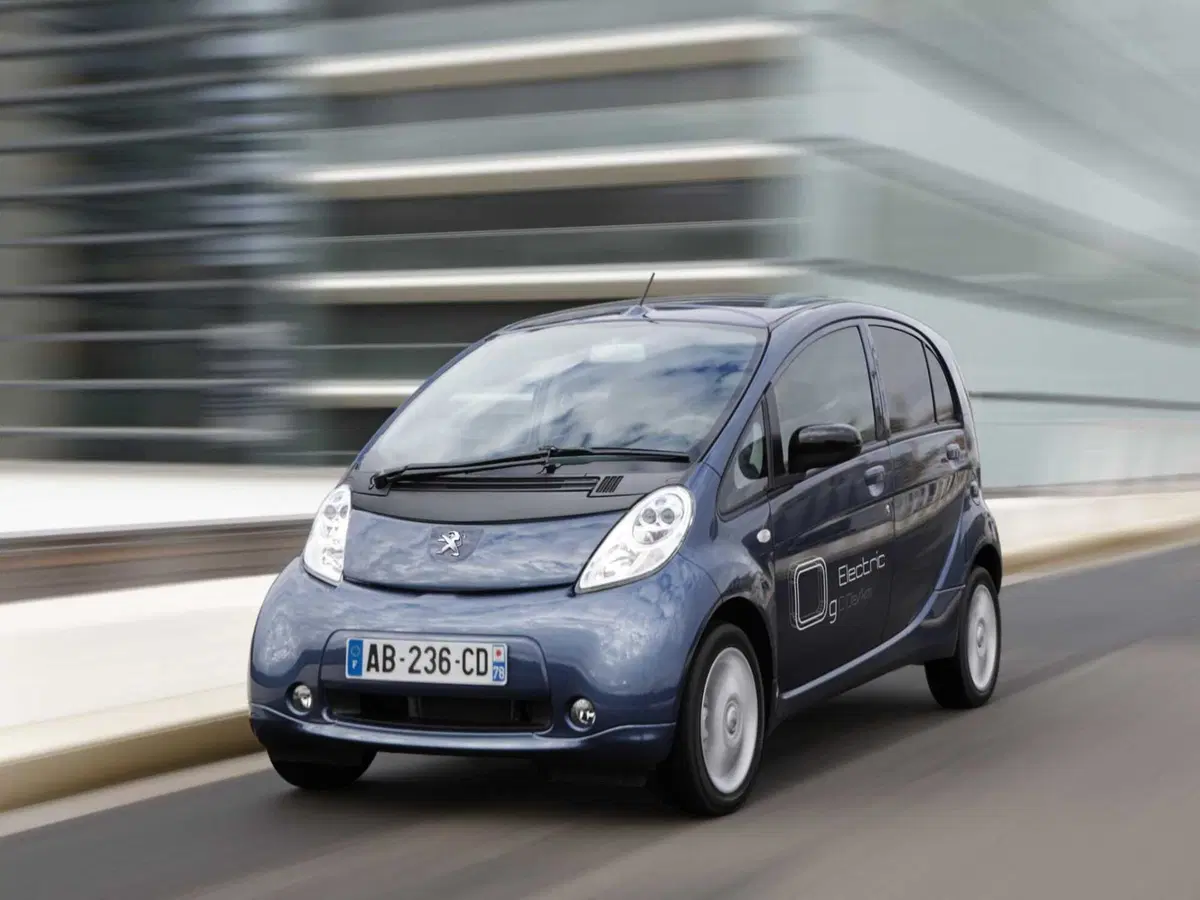 Peugeot iOn e Citroën C-Zero: quando l'idea è buona, ma ti viene troppo presto (8)
