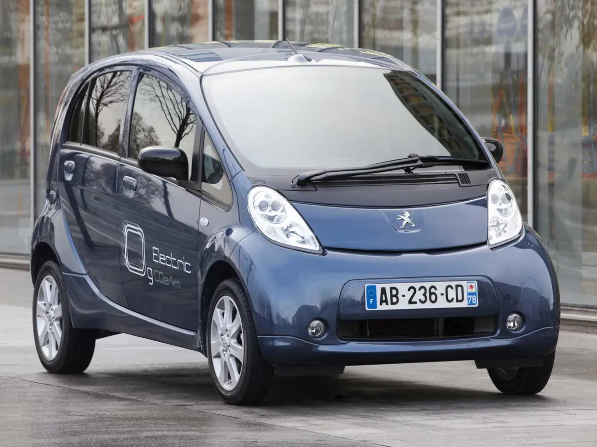 Peugeot iOn e Citroën C-Zero: quando l'idea è buona, ma ti viene troppo presto (5)