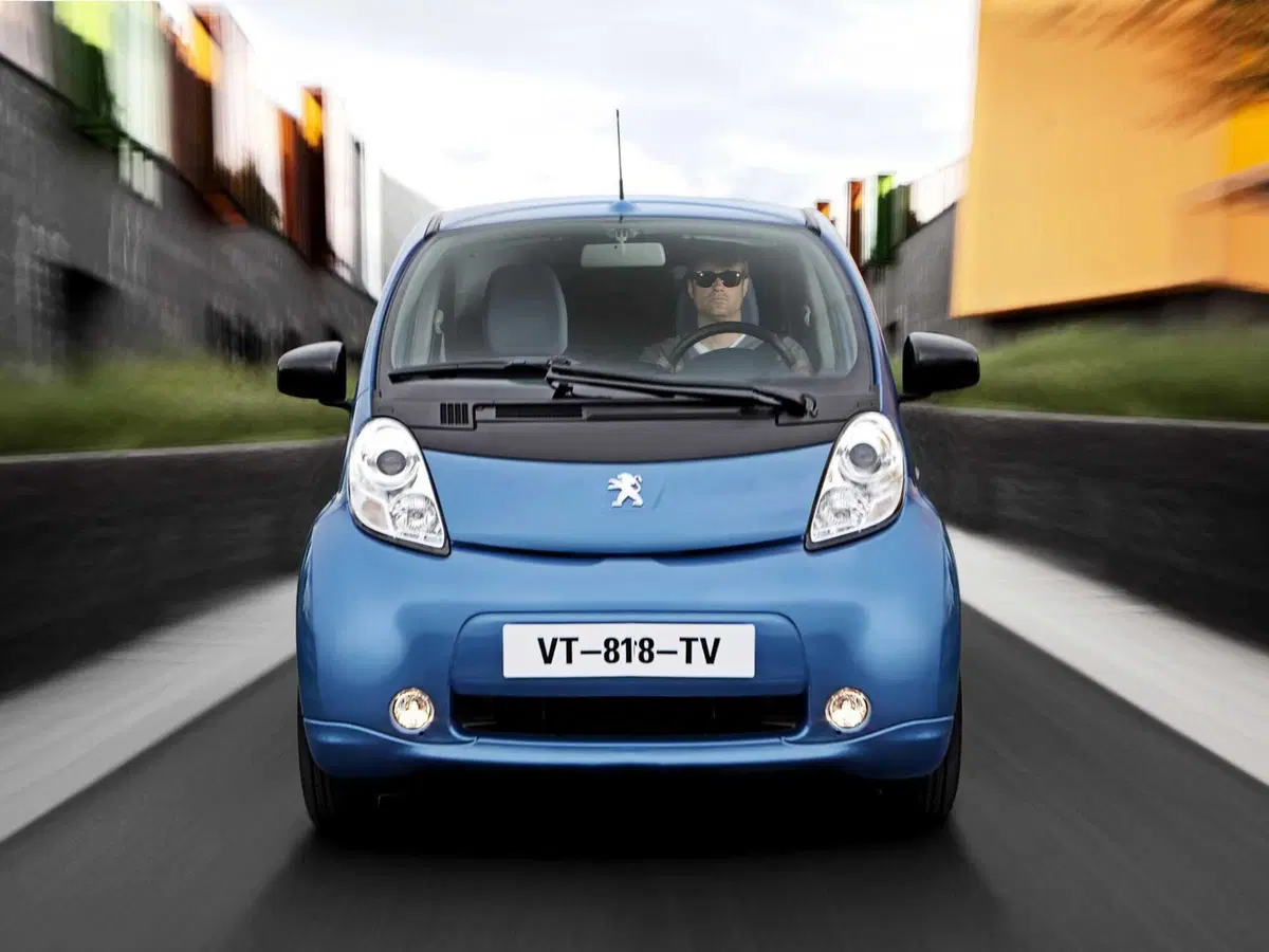 Peugeot iOn e Citroën C-Zero: quando l'idea è buona, ma ti viene troppo presto (3)