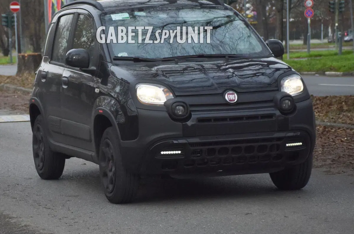 Fiat Panda 4x4: finalmente arriva l'ibrida 2023 (2)