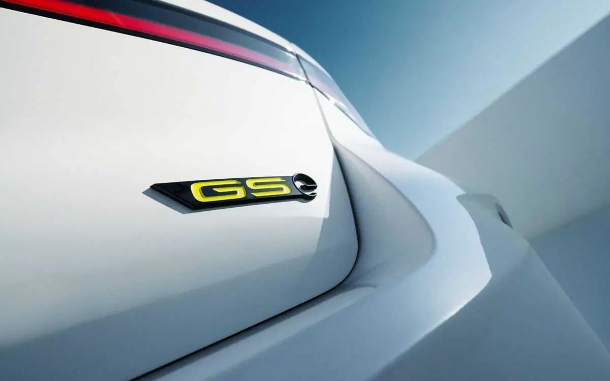 Opel Astra GSe: ibrida da 225 CV ad assetto Koni, con due anime. Prova su strada (37)
