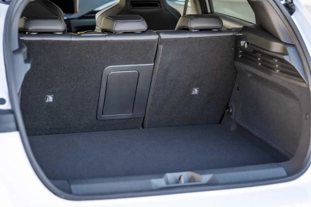 Opel Astra GSe: ibrida da 225 CV ad assetto Koni, con due anime. Prova su strada (3)