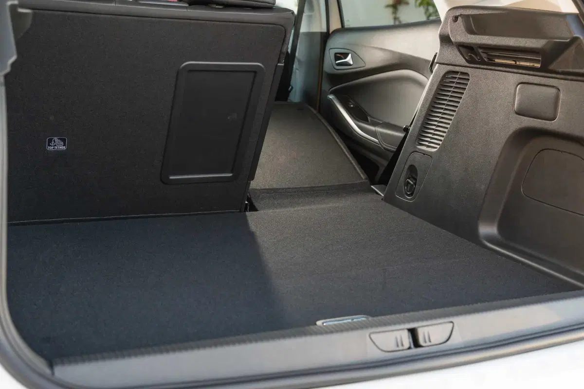Opel Grandland GSe: la plug-in 4x4 da 300 CV e assetto Koni. Prova su strada (27)