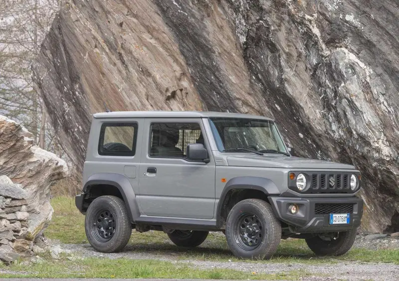 Suzuki Jimny (2018-25) (2)