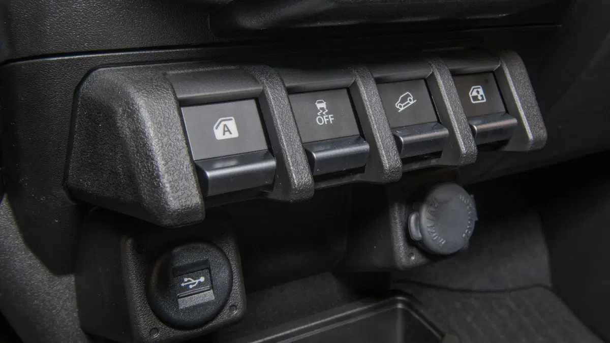Suzuki Jimny (2018-25) (14)